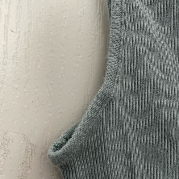 3 for $10 | Urban Outfitters BDG Cropped Tank Top - Picture 5 of 10